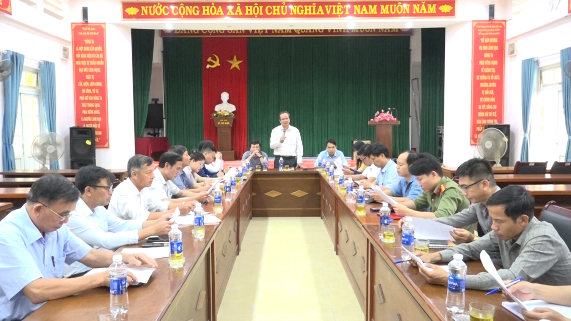 Xã Ái Tử triển khai buổi làm việc về công tác quản lí, sử dụng đất đai